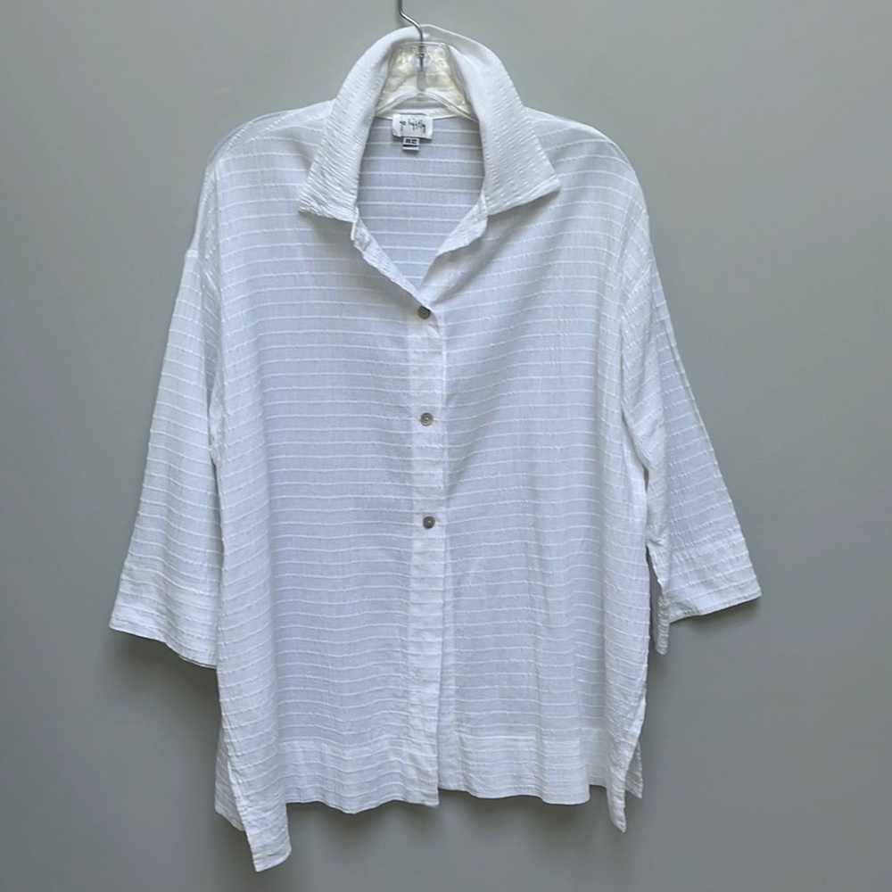 Go Lightly white cotton tunic.  One size.  Very good condition.